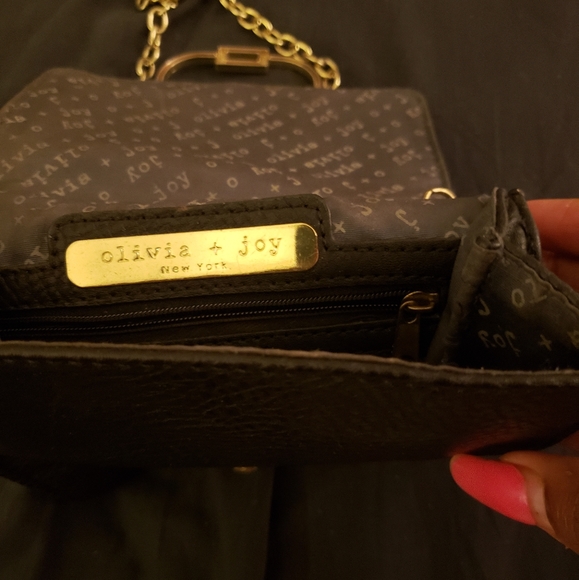 Olivia & Joy - Picture 3 of 3